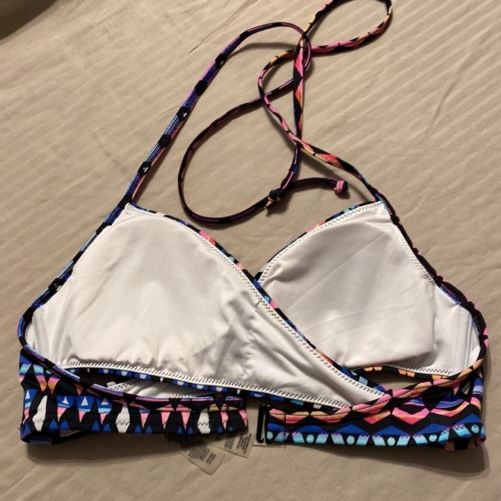 Pink Victoria’s secret’s bikini top🏖 - Picture 7 of 8